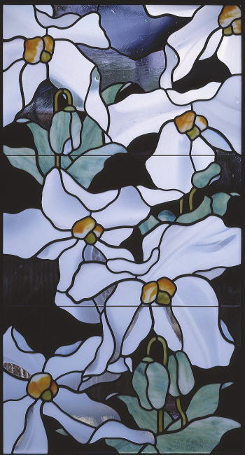 ヒマラヤに咲く罌粟花文の窓です。