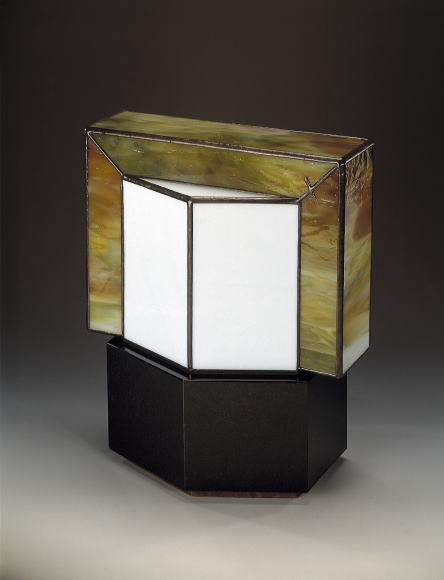 ステンドグラス小口研治のスタイル　御影石ベースのテーブルランプ