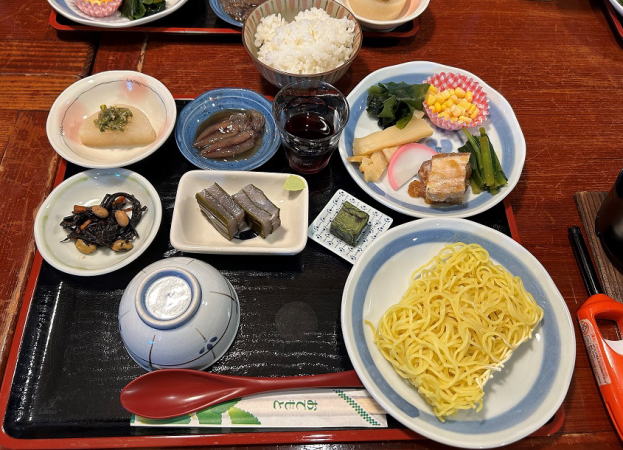 朝日小屋夕食