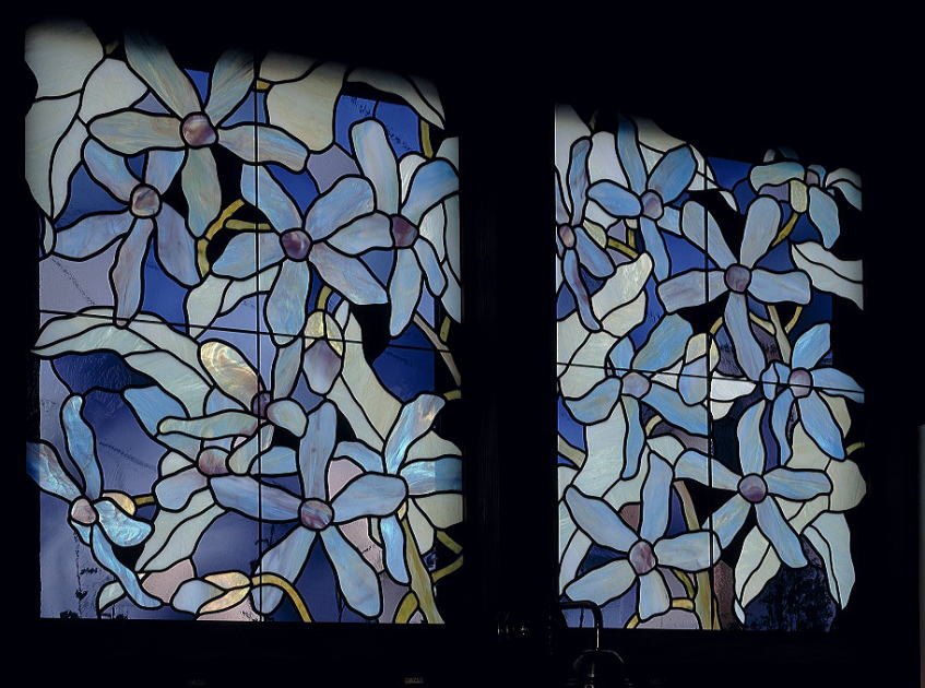 ステンドグラス小口研治のスタイル　花のステンドグラス
