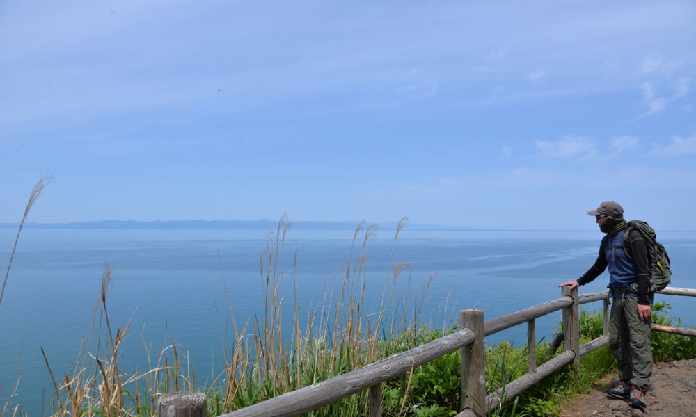 佐渡島を望む