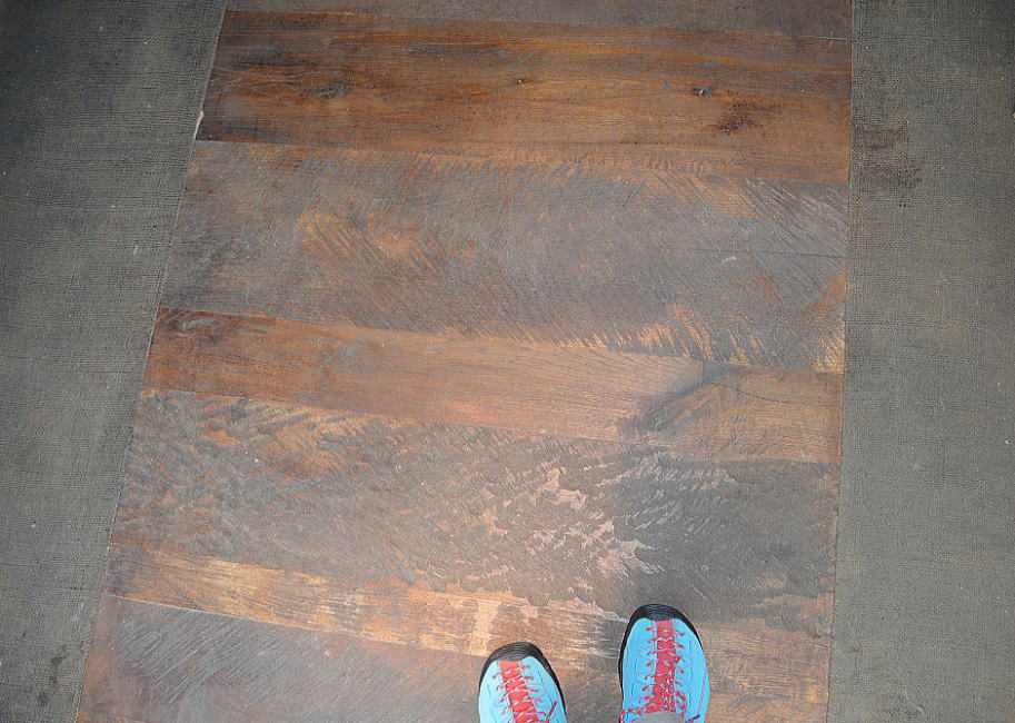 木曽平沢のデザイン　床の素材