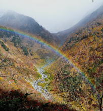 横尾本谷に架かる虹