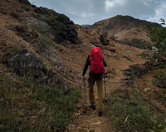 峰の茶屋跡へ登り