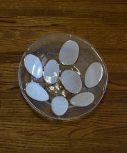 タマゴ文様のガラス皿