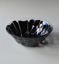 墨文様のガラス碗